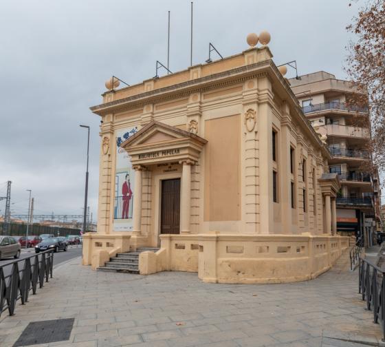 Façana de la Biblioteca Popular