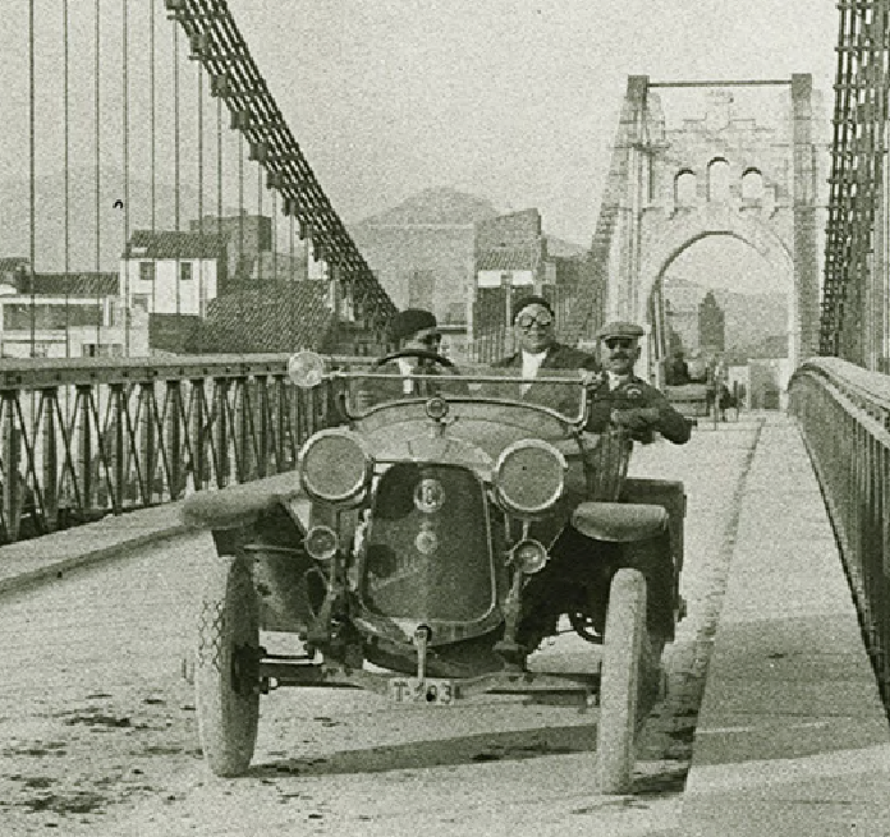 Imatge antiga del Pont Penjant d'Amposta