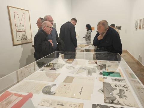 Visita a l'exposició, durant l'acte inaugural