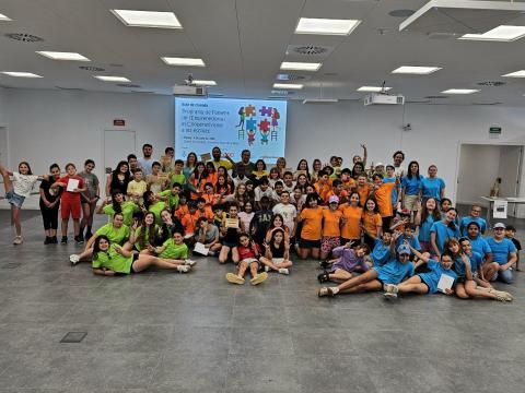 Fotografia de grup de les escoles participants