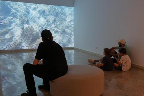 exposició “Bad News Good News” amb les obres finalistes de la Biennal d'Art