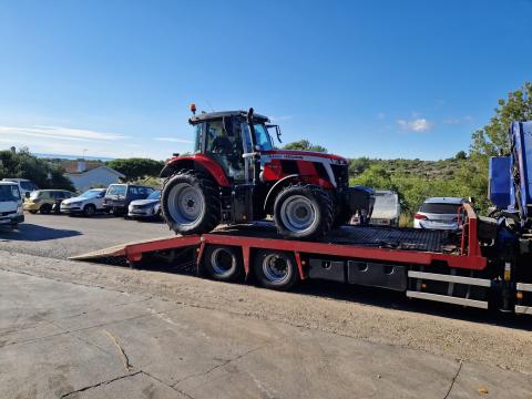 Vehicle per a la neteja de platges a Cunit