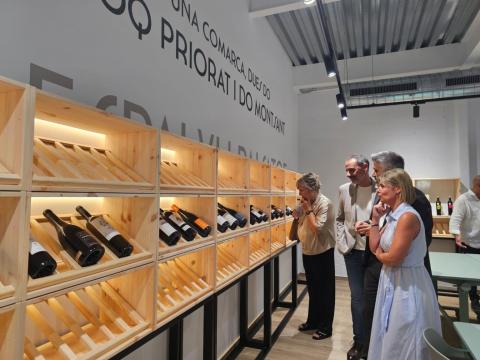 Visita al nou "Espai Vi i Paisatge. Centre d'informació turística del Priorat"