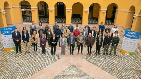 Fotografia de grup del conveni Córner de la Costa Daurada
