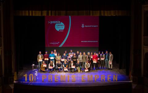 Foto de família dels premiats als Premis Emprèn 2022