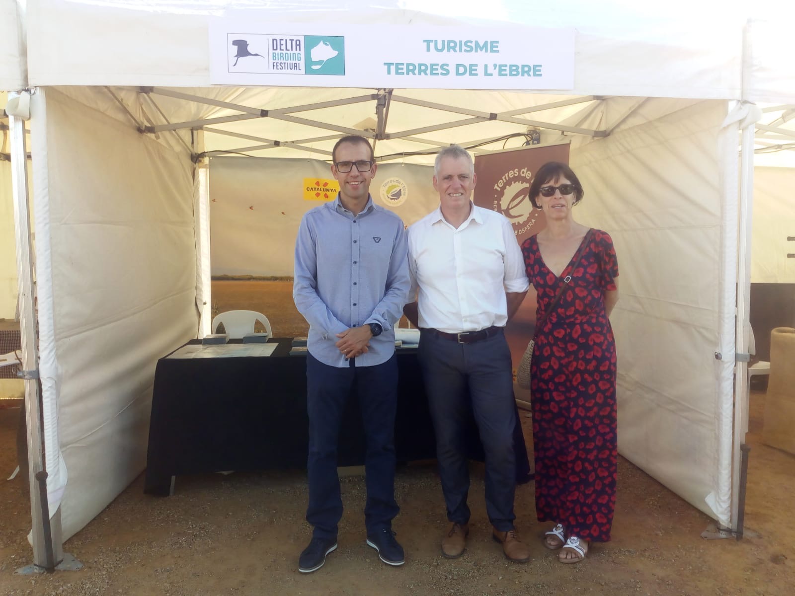 El president del Patronat de Turisme de la Diputació, Enric Adell, a l'estand de promoció de les Terres de l'Ebre al Delta Birding Festival