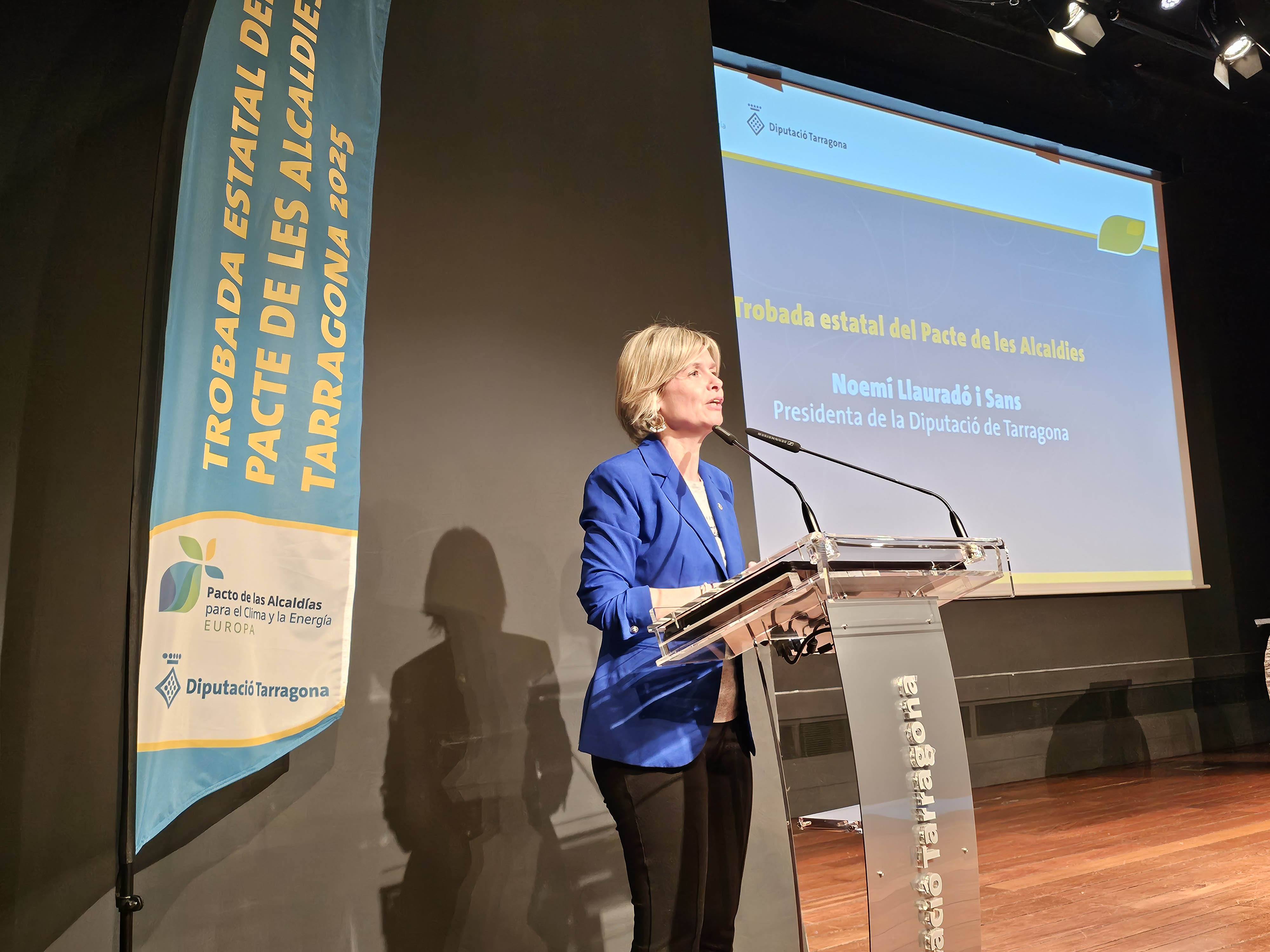 La presidenta de la Diputació en l'acte inaugural de la Trobada