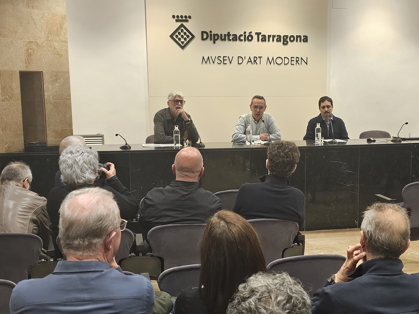 Un moment de la inauguració de la mostra