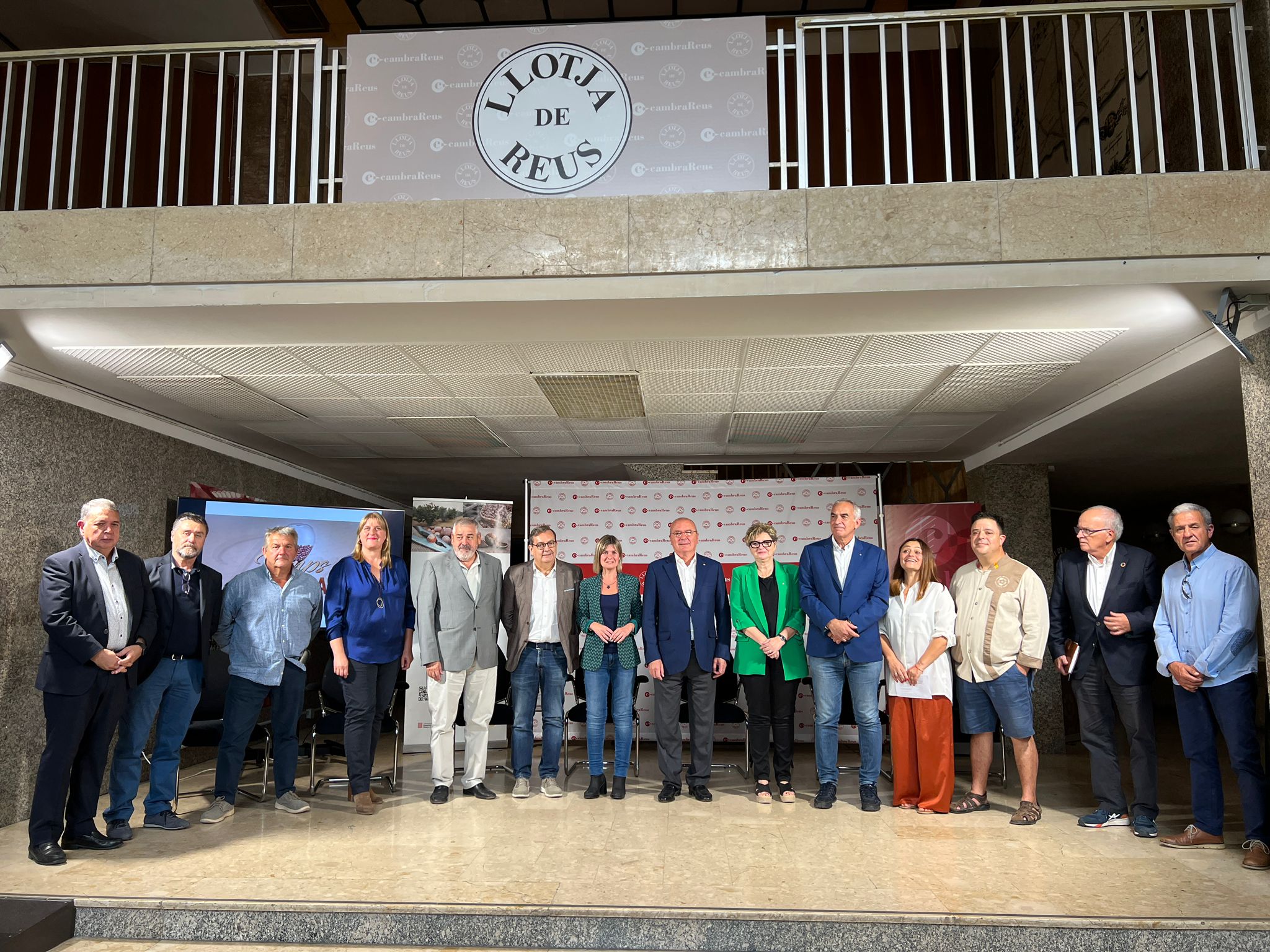 Els representants de les administracions, entitats i empreses participants a la presentació