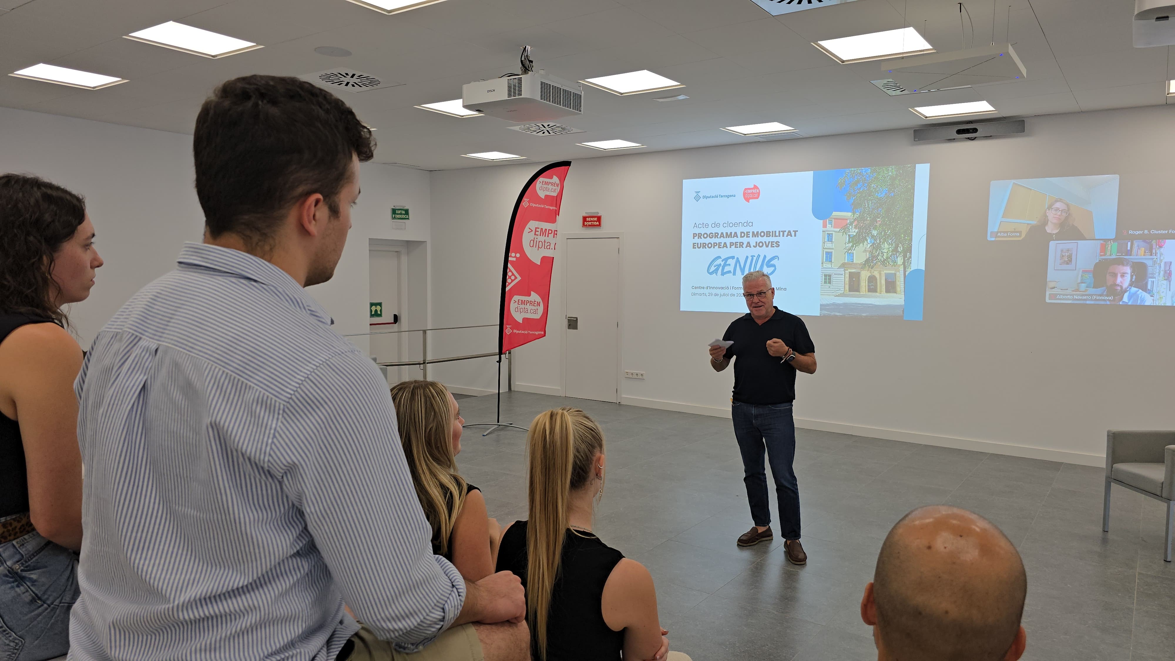 El diputat de Promoció Econòmica i Ocupació, Pere Granados ha encapçalat l’acte i ha lliurat els diplomes als participants