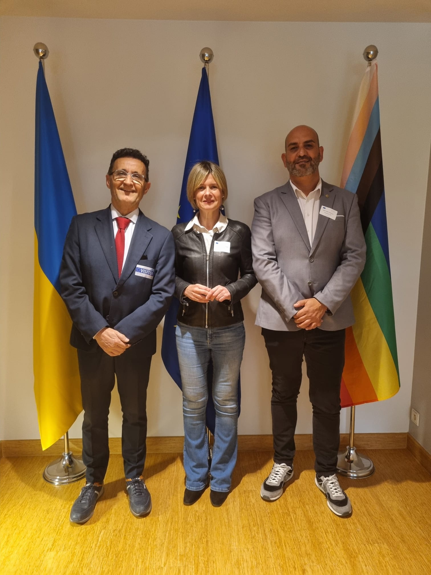 La presidenta i el diputat amb el president de Partenalia