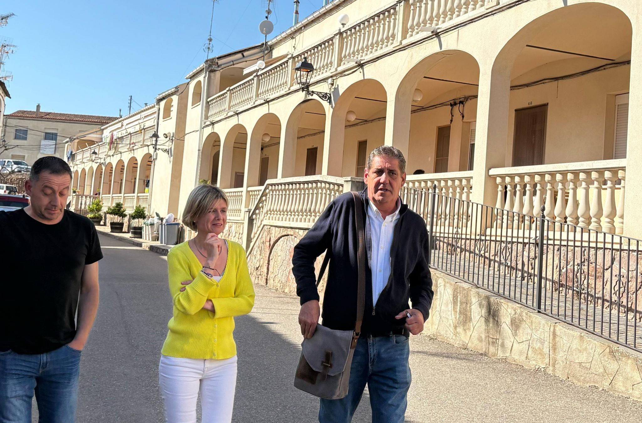 Passeig per l'antiga Colònia de miners de Bellmunt del Priorat