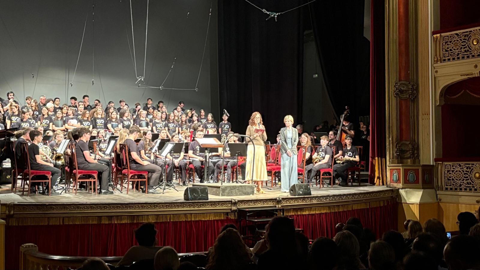 Moment d'homentatge als equips directius del centre