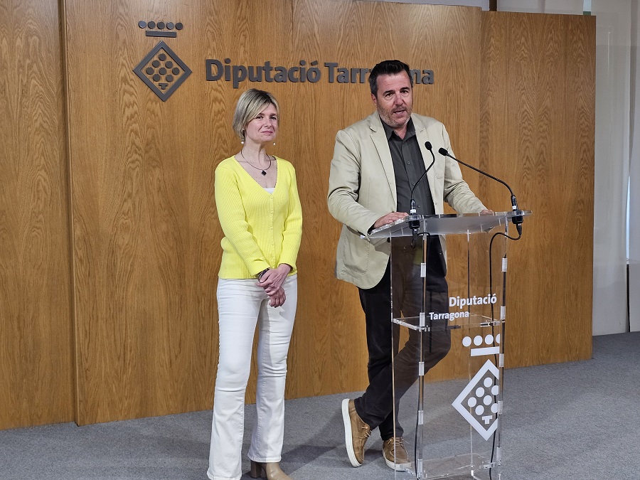 La presidenta i el vicepresident tercer de la Diputació durant la roda de premsa