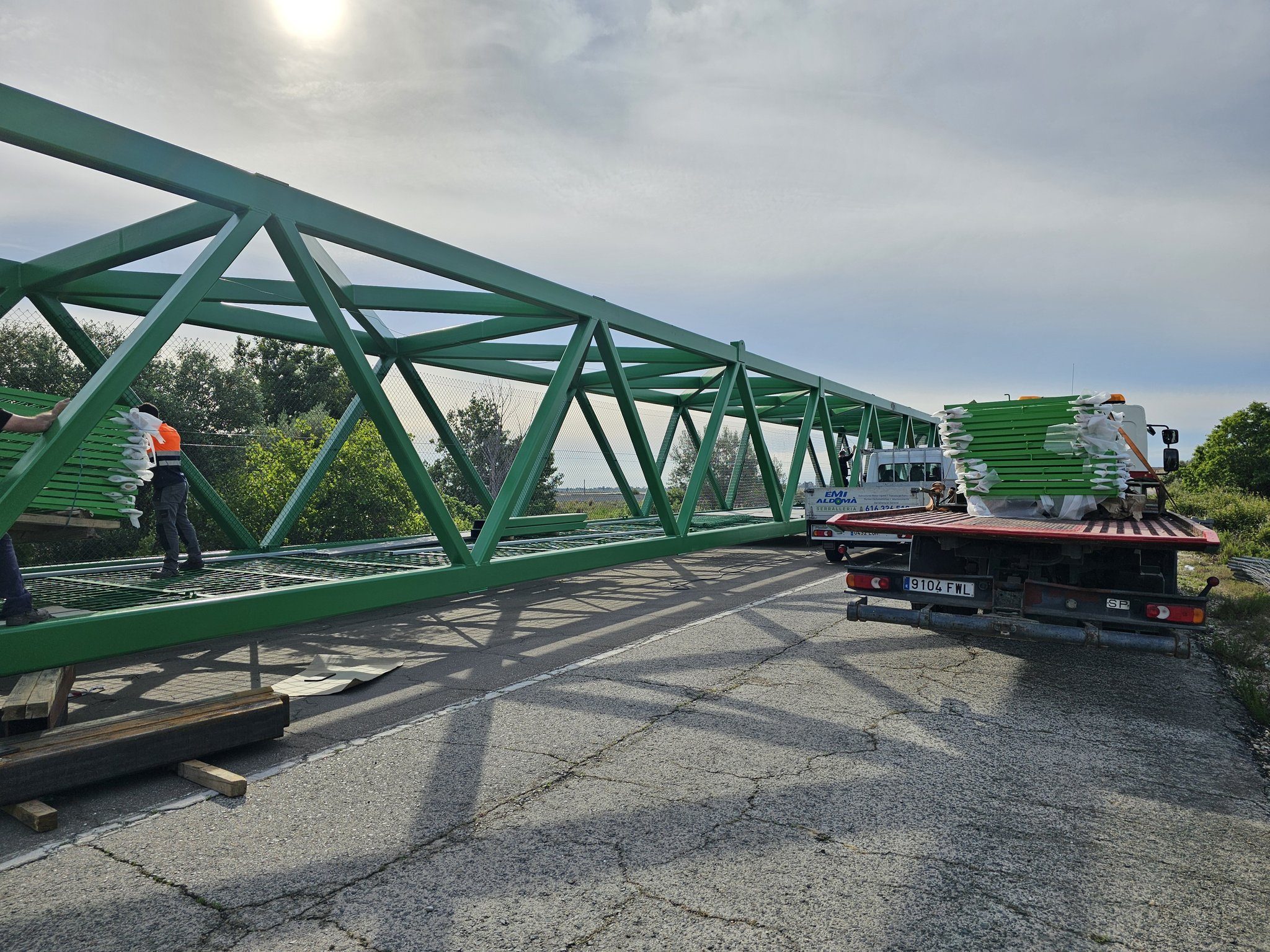 L'estructura que s'ha de col·locar aquest dissabte per connectar la Via Verda